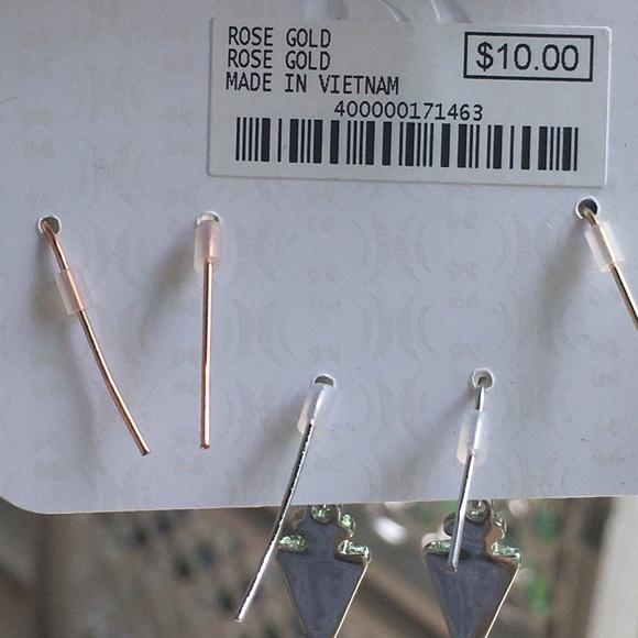 Charming Charlie - Pack of Earrings - Picture 14 of 15